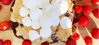 Socker och glutenfri kladdkaka med kolatäcke