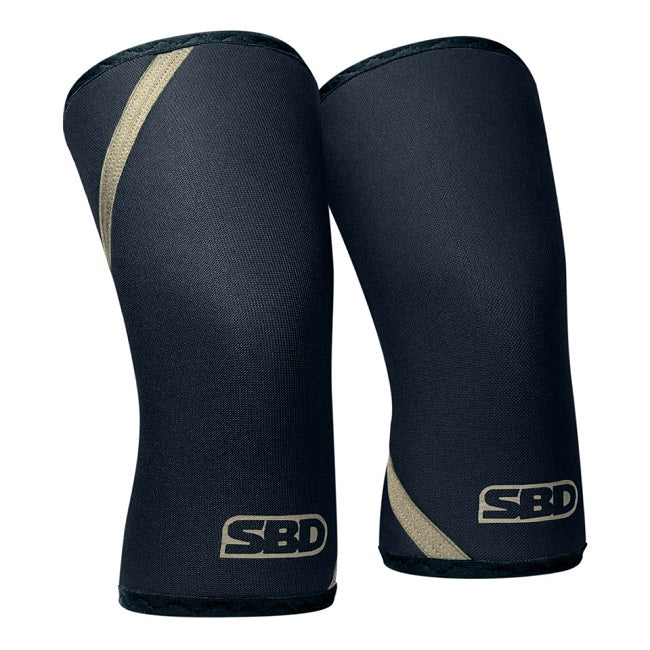 Knee Sleeves Defy Standard