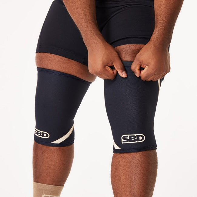 Knee Sleeves Defy Standard