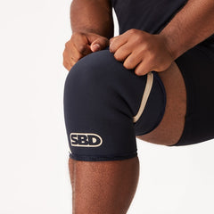 Knee Sleeves Defy Standard