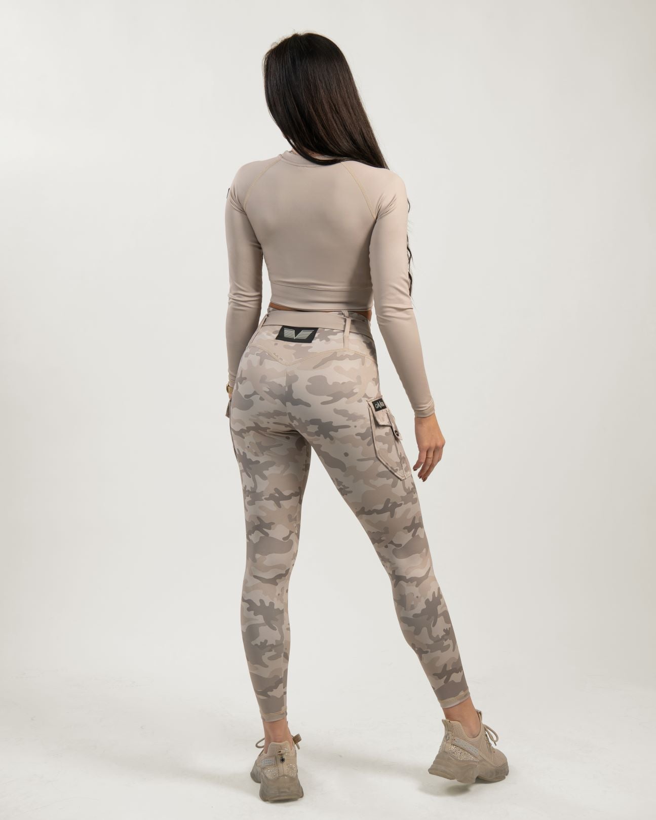 Gavelo Cropped Sand Dune Long Sleeve
